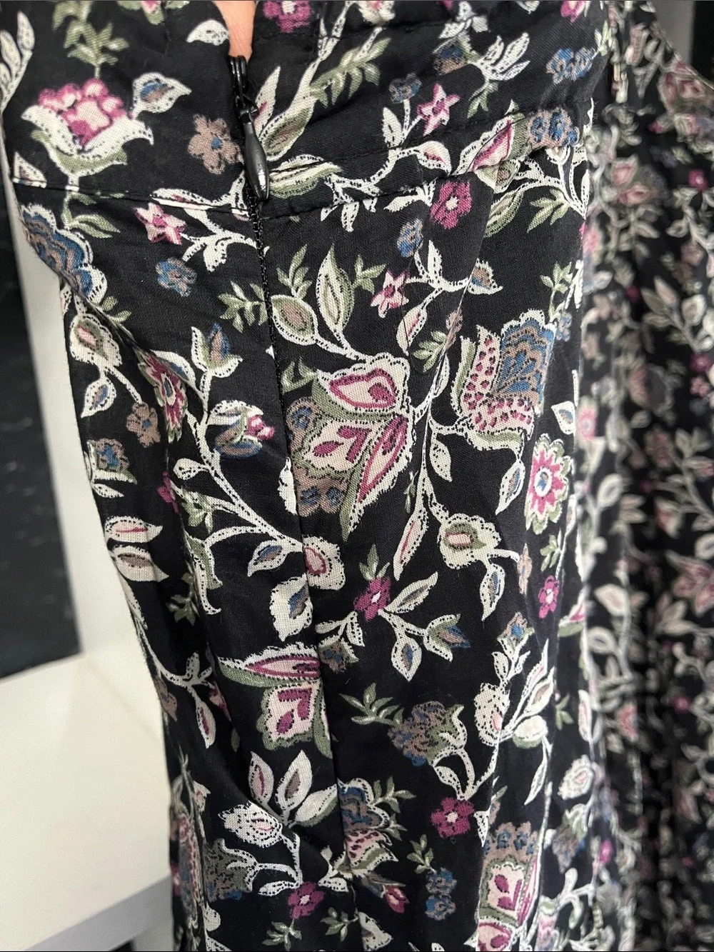 Abercrombie & Fitch Black Floral Spaghetti-Strap Maxi Dress L